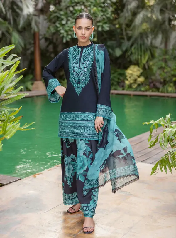 ZAINAB CHOTTANI Tahra Lawn '25 - Raya